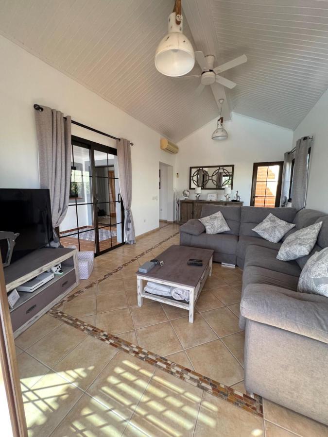 Eva - New To The Market, Fully Refurbished Licensed - Private Pool
