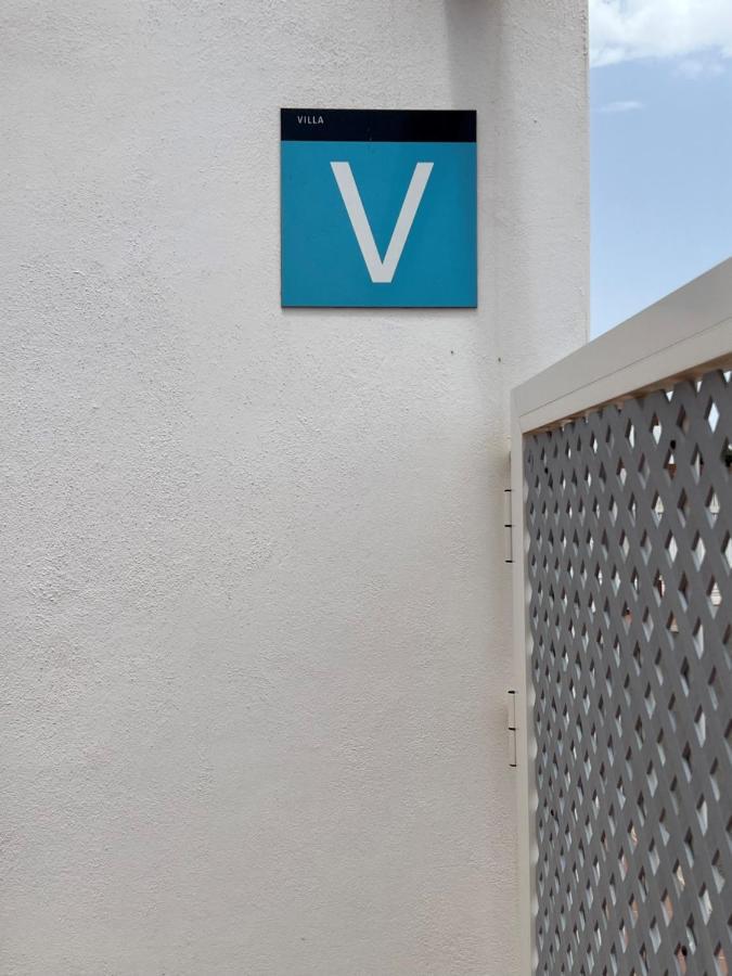 Eva - New To The Market, Fully Refurbished Licensed - Private Pool